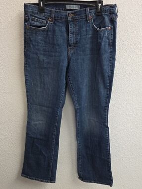 Levi's Women's 515 Bootcut Medium Wash Mid Rise Classic Denim 14M
